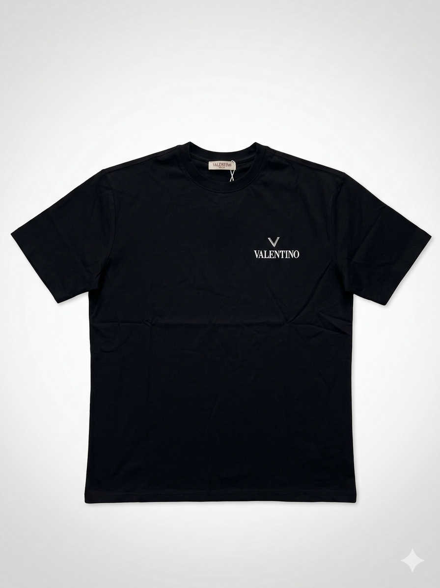 Tricou Negru Premium din Bumbac cu Logo Minimalist Alb – Croială Modernă și Stil Versatil